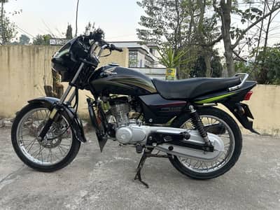 Deluxe 125CC / 2015 model