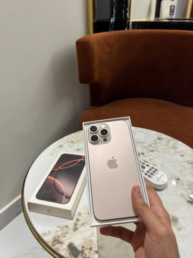 Apple iPhone 16 Pro Max 1