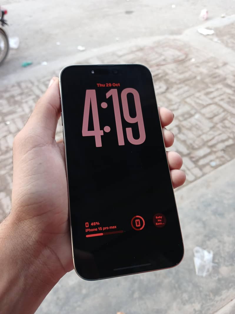 Apple iPhone 15 Pro Max 1
