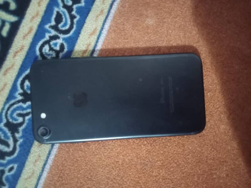 Apple iPhone 7 1