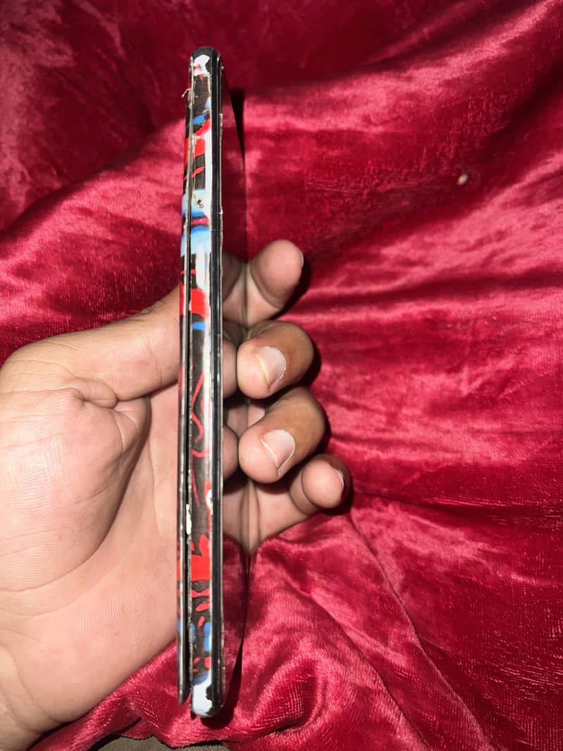 TCL 10L 4