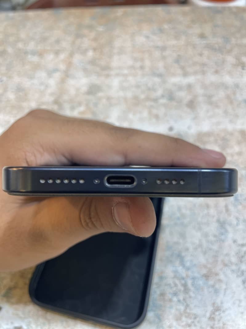 Apple iPhone 15 Pro Max 1