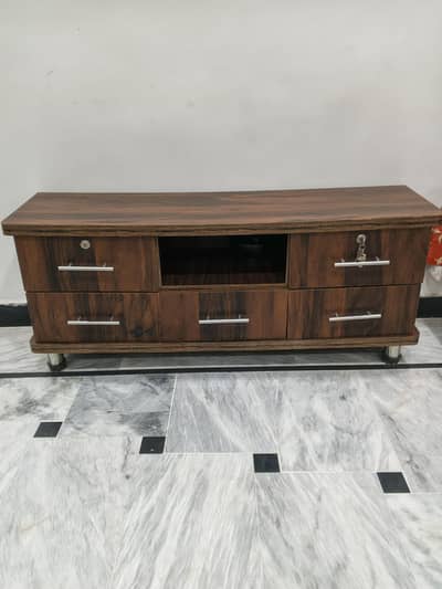 LED table used only 3 month condition 10/10