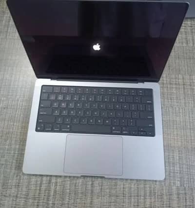 Apple MacBook Pro M2 Genuine