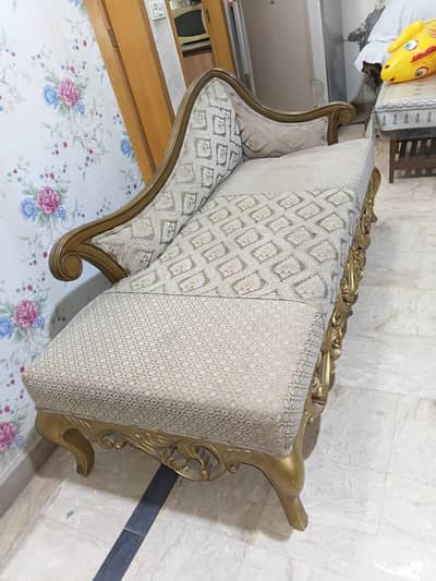 Dewan sofa