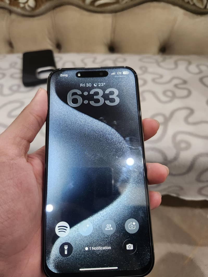 Apple iPhone 15 Pro Max 1