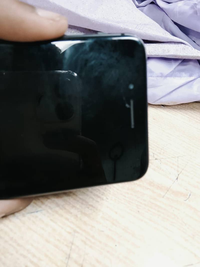 Apple iPhone 8 Plus 1