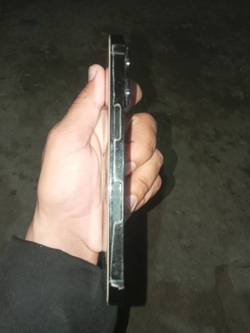 Apple iPhone 13 Pro 1
