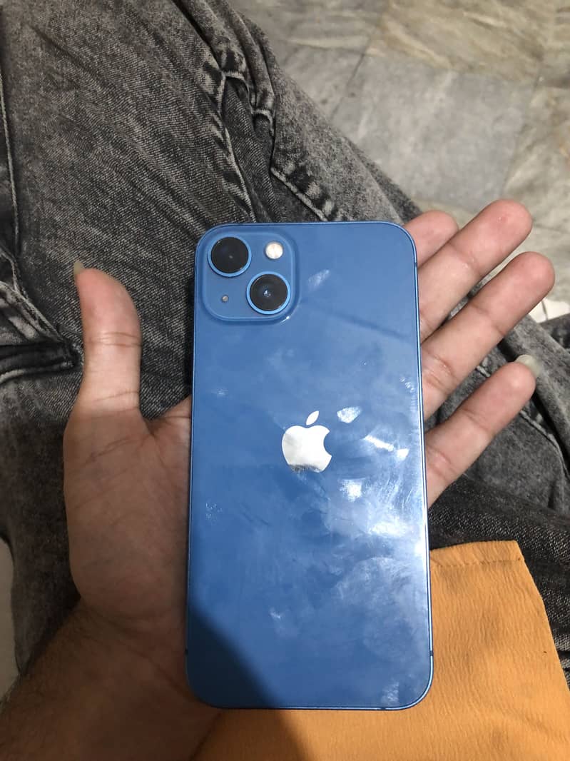 Apple iPhone 13 4