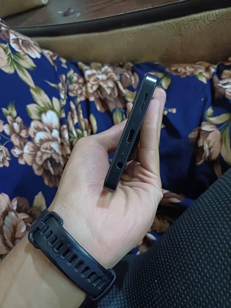 Samsung Mobile A06 1