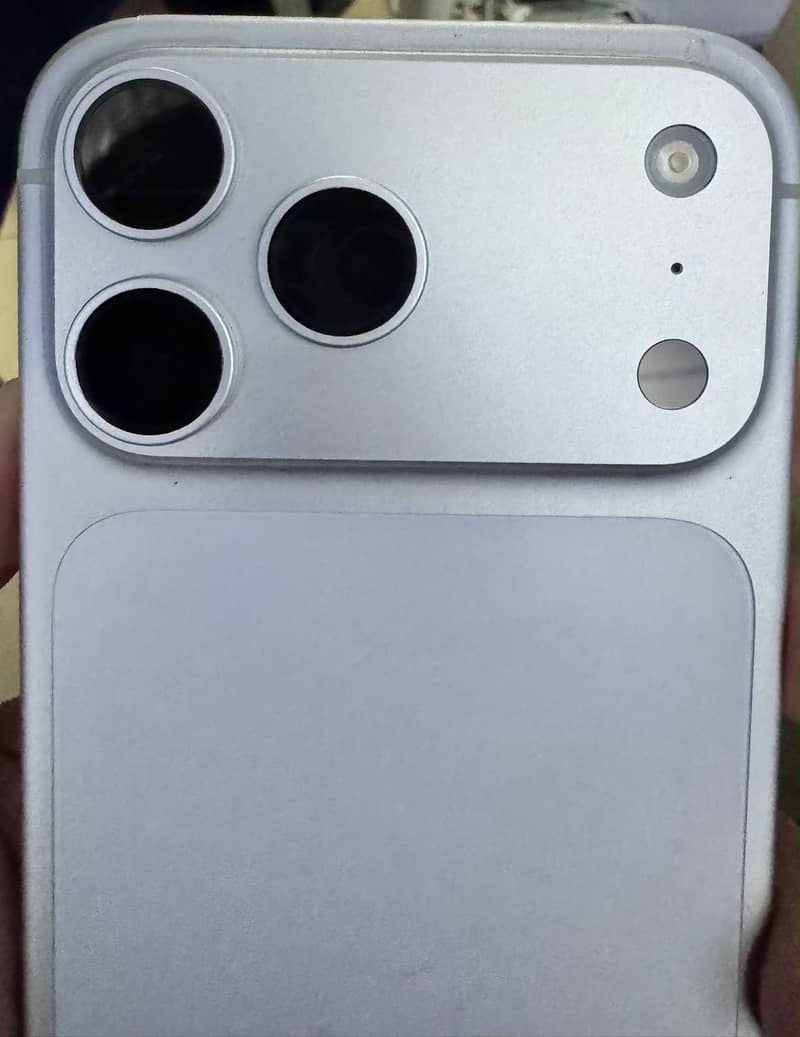 Apple iPhone 17 Pro Max 0
