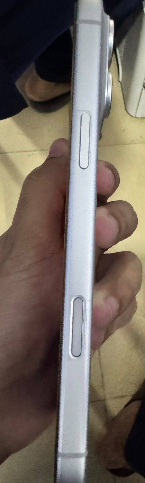 Apple iPhone 17 Pro Max 3