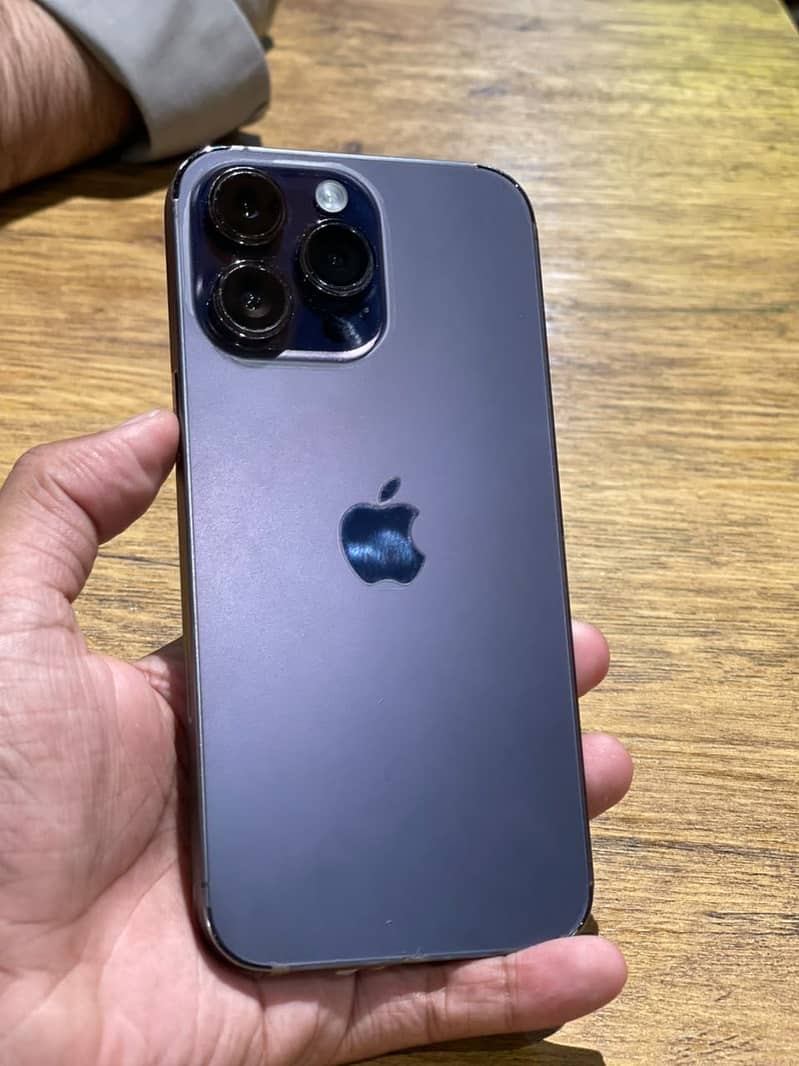 Apple iPhone 14 Pro Max 0