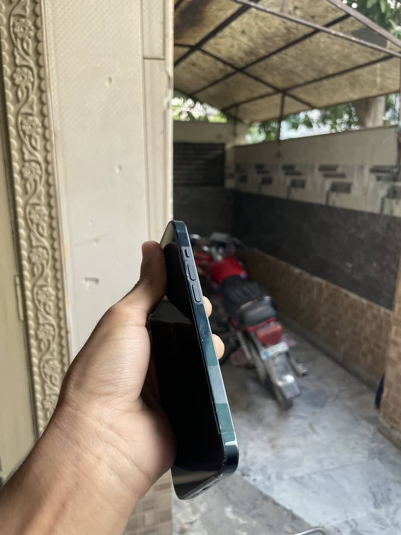 Apple iPhone 14 1