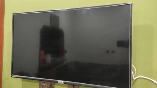 TCL led 43"