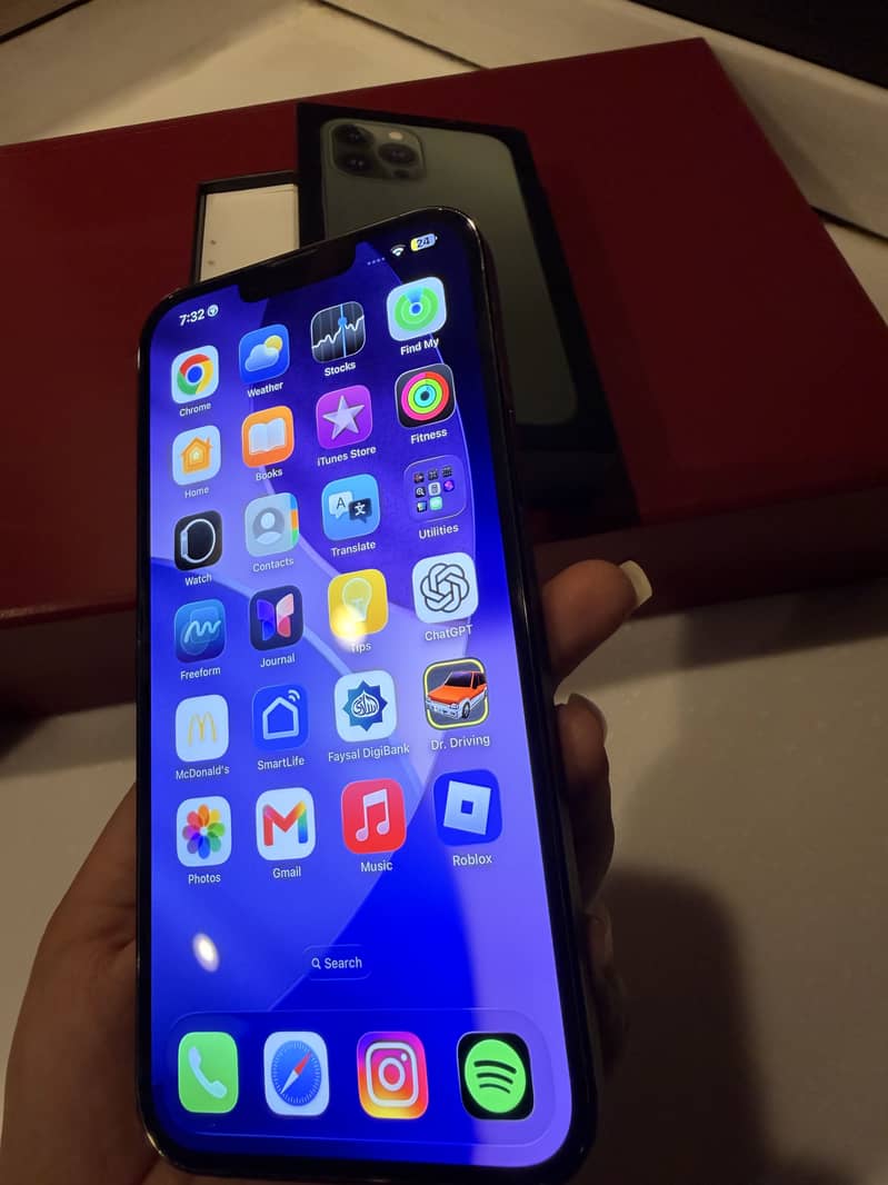 Apple iPhone 13 Pro Max 8
