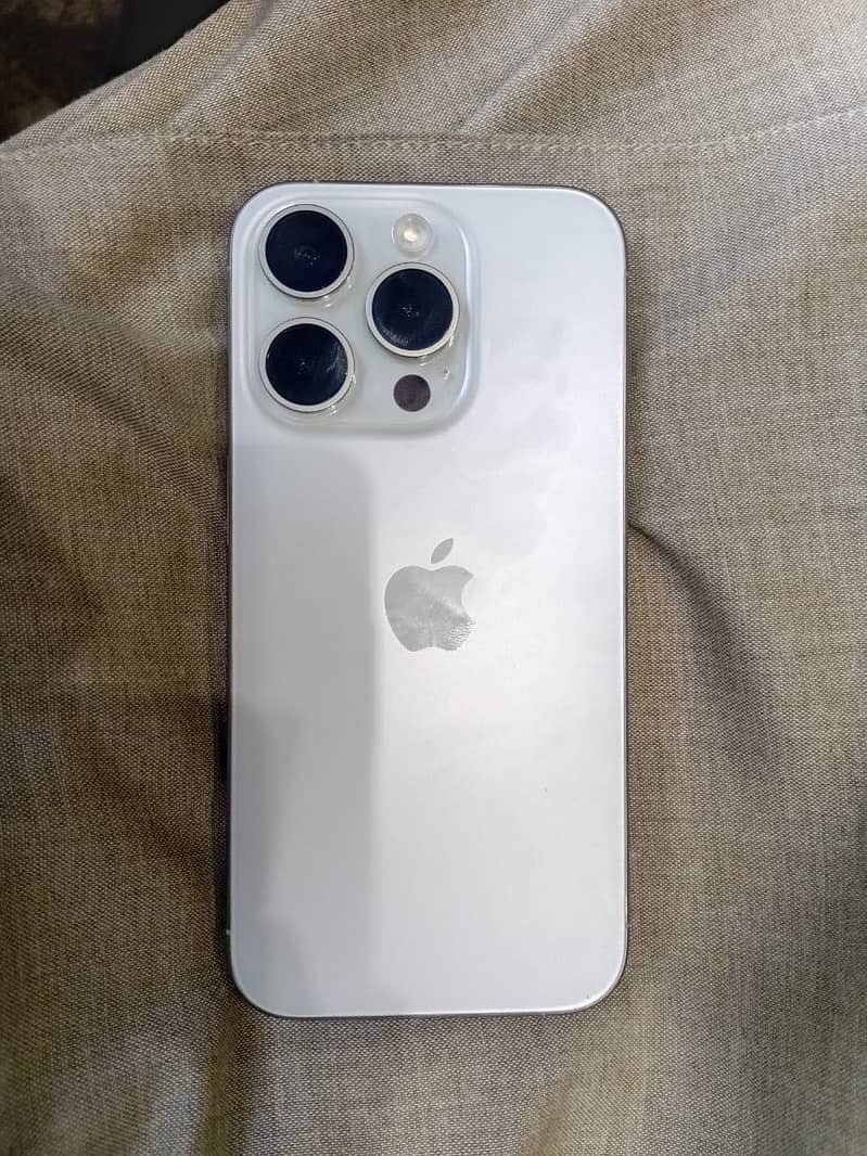 Apple iPhone 15 Pro 0