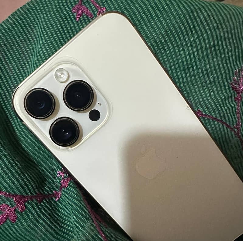 Apple iPhone 14 Pro Max 7