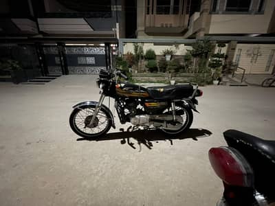 2021 kye end ki Hain 22 model first owner