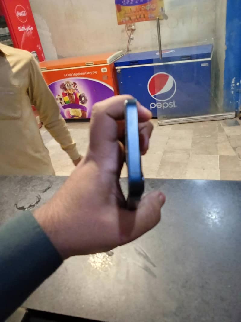 Apple iPhone 13 1