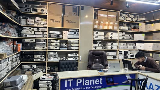 Used Projector For Schools, Presentations,home theater Epson benq etc