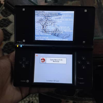 Nintendo dsi with 8gb SD card and 50+ games install