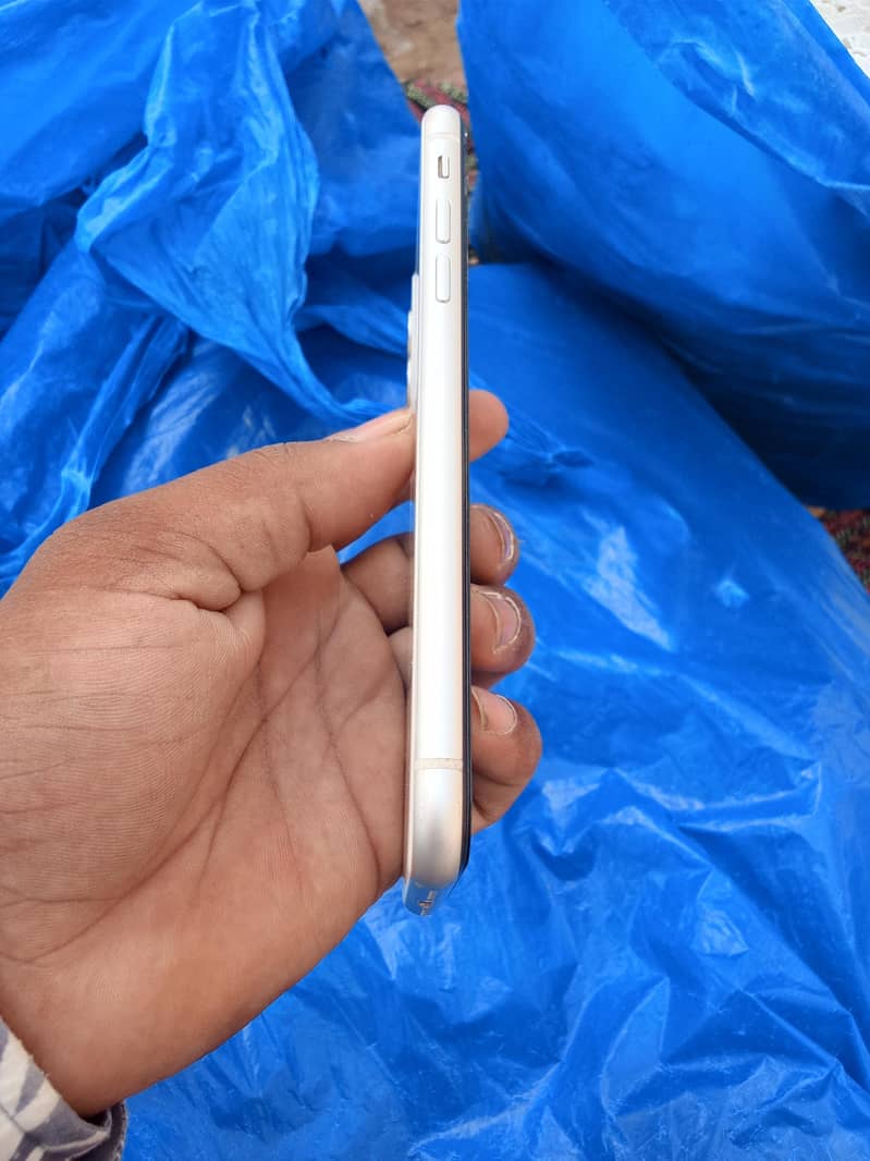 Apple iPhone 11 6