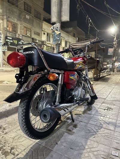 Honda CG. 125 Red color 10/10 condition full geniune len or chalayen