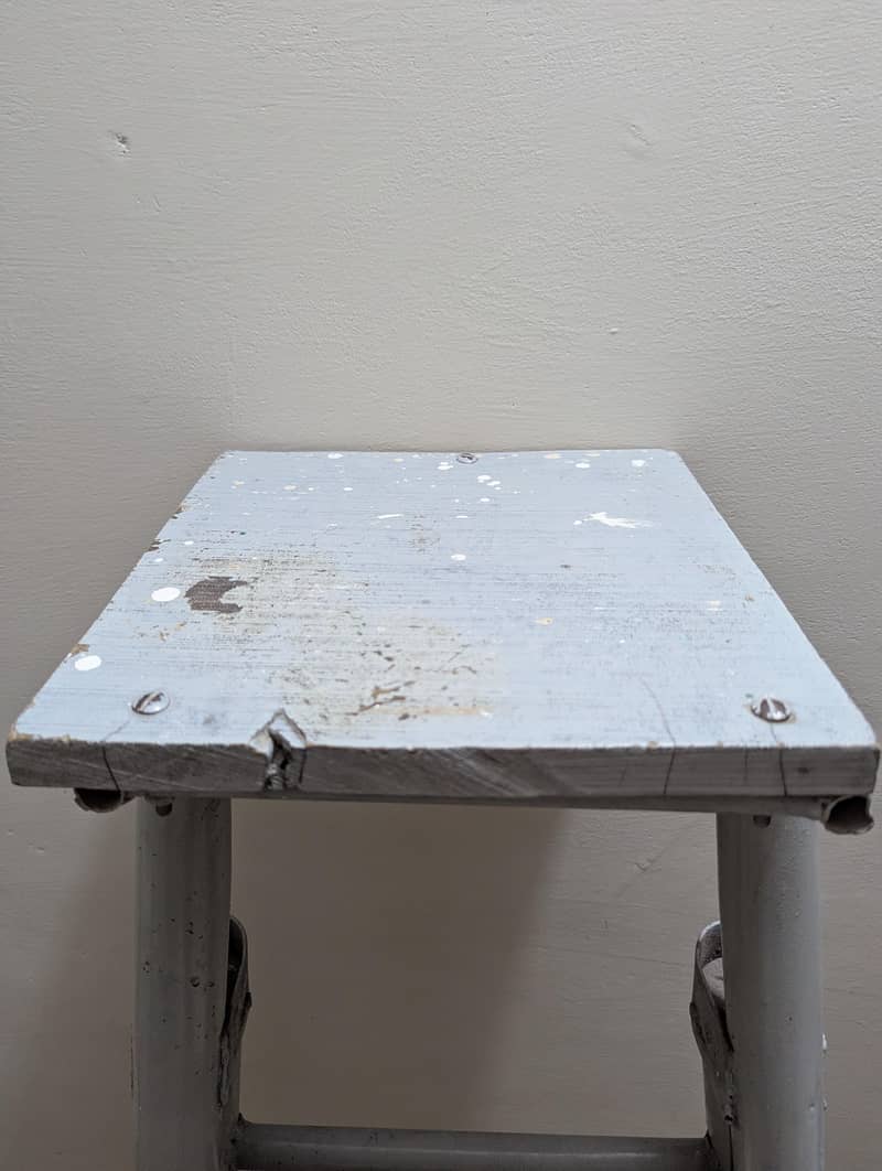 Stool 5ft good condition 1