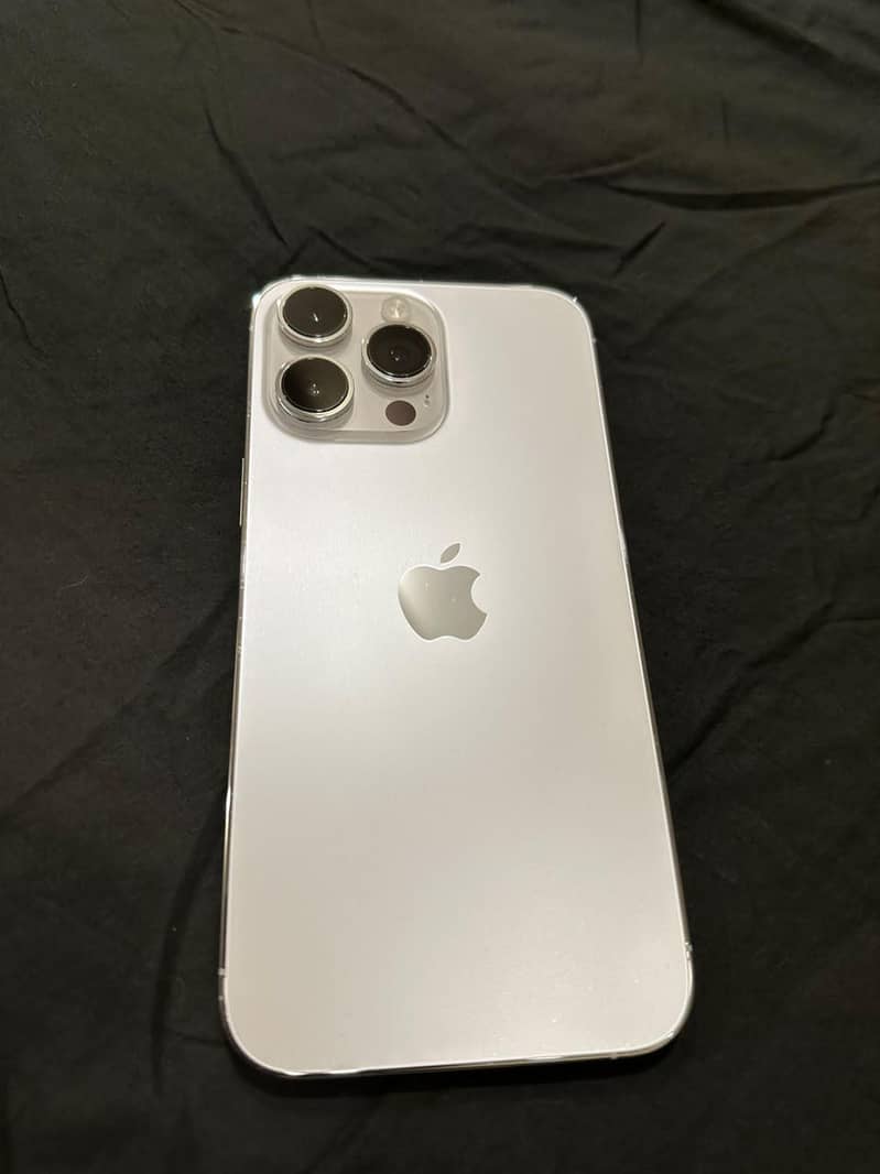 Apple iPhone 14 Pro Max 1
