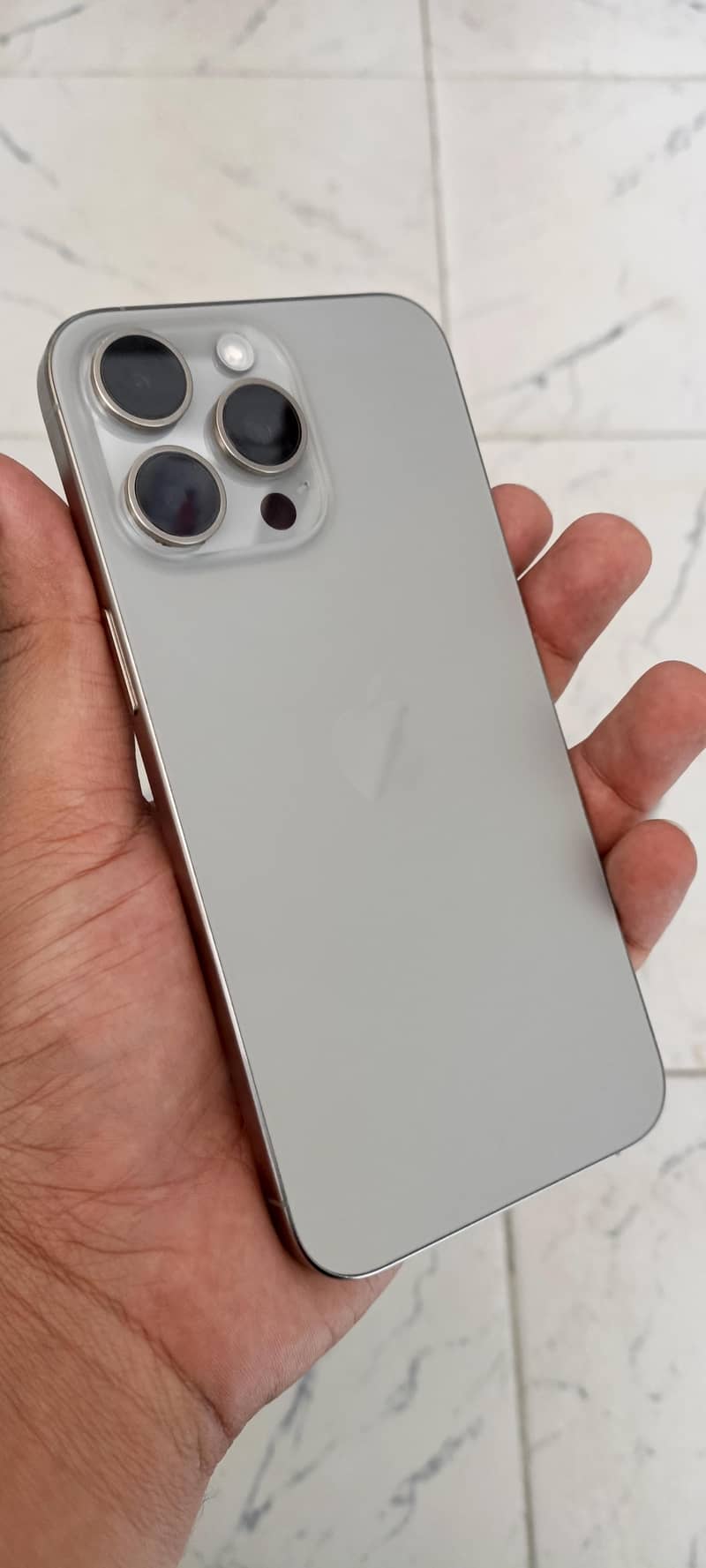 Apple iPhone 15 Pro Max 6