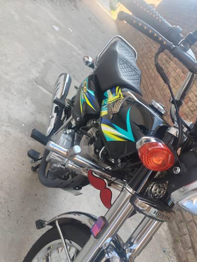 Honda 125 . last month nikla hova he