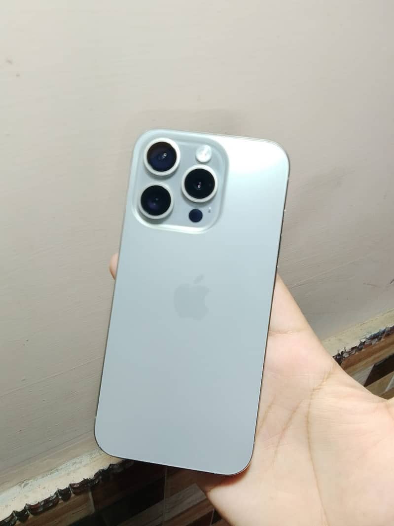 Apple iPhone 15 Pro 0