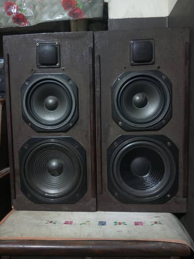 Speaker and Amplifier For Sale urgent