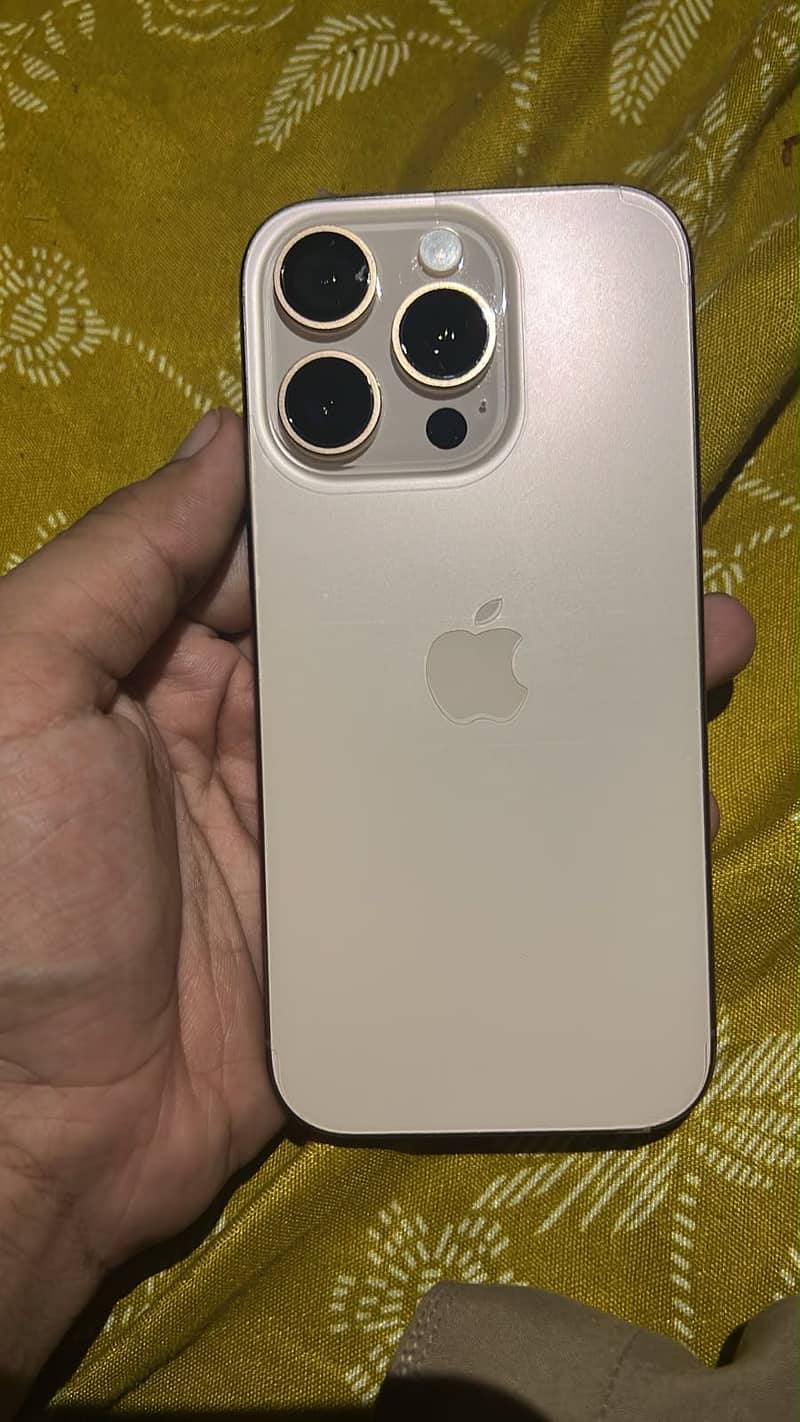 Apple iPhone 16 Pro 0
