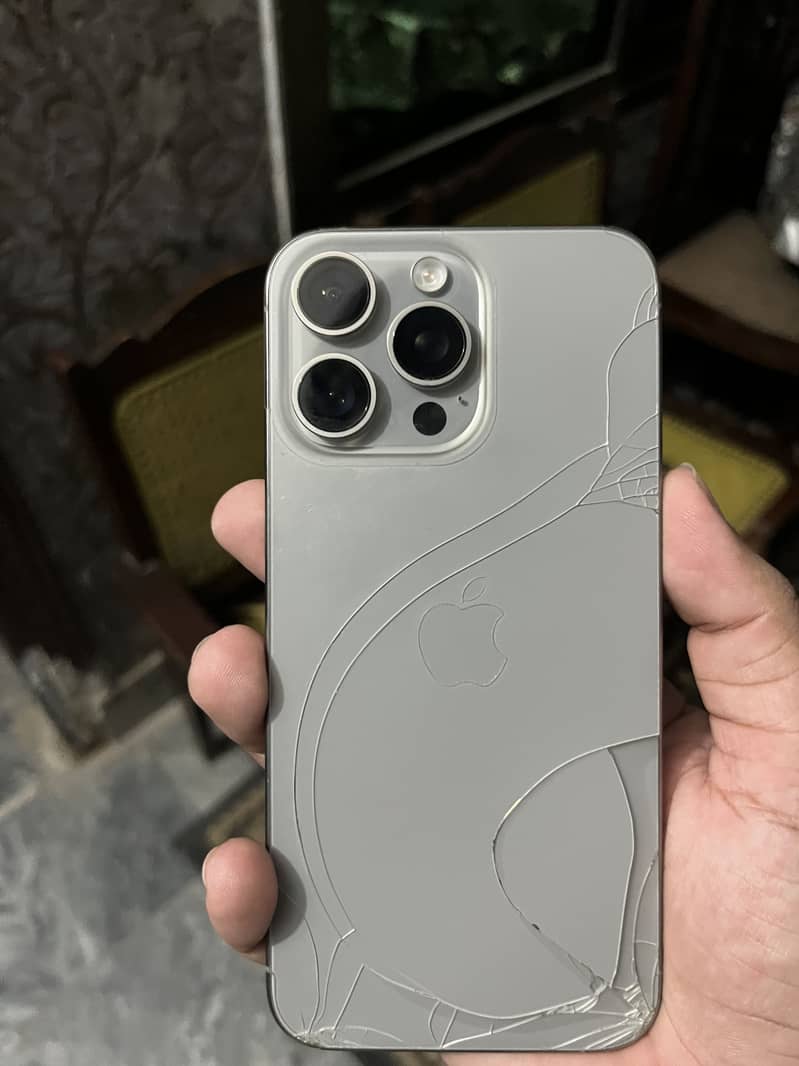 Apple iPhone 15 Pro Max 7