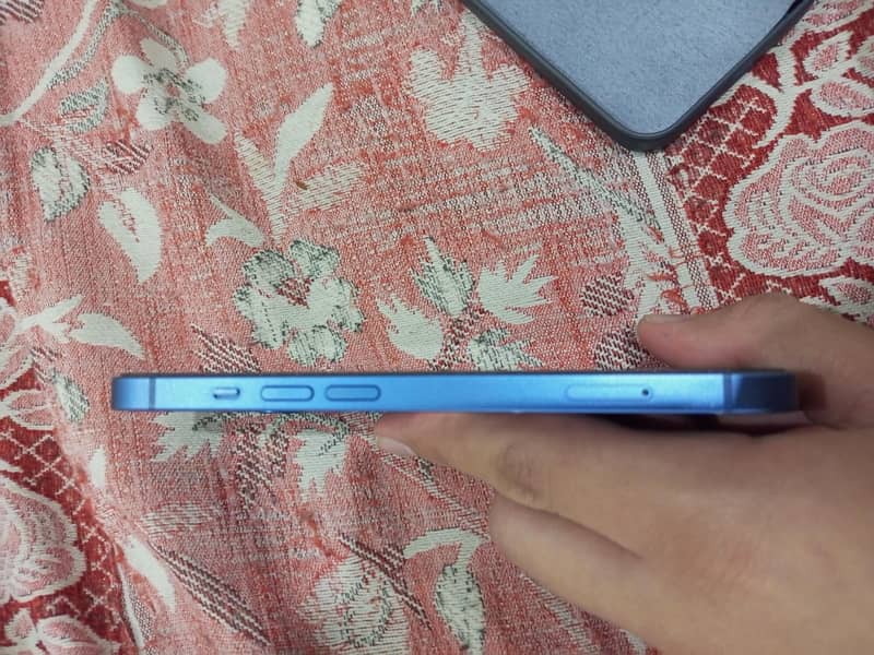 iPhone 13 jv 1