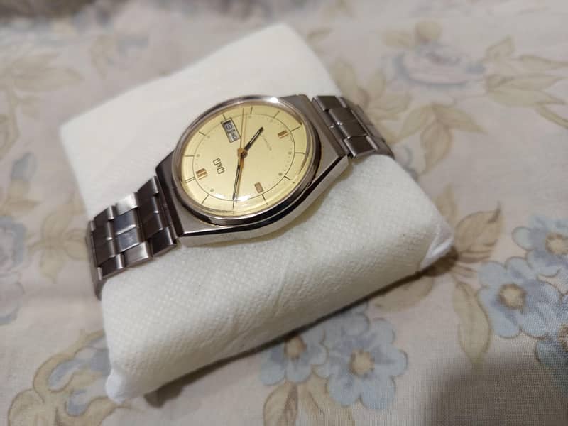 Q&Q automatic 6