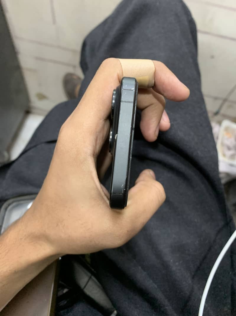 Apple iPhone 15 Pro 1