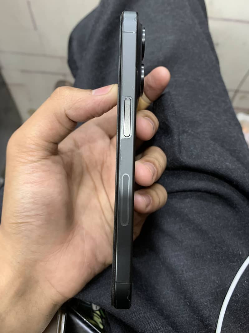 Apple iPhone 15 Pro 6