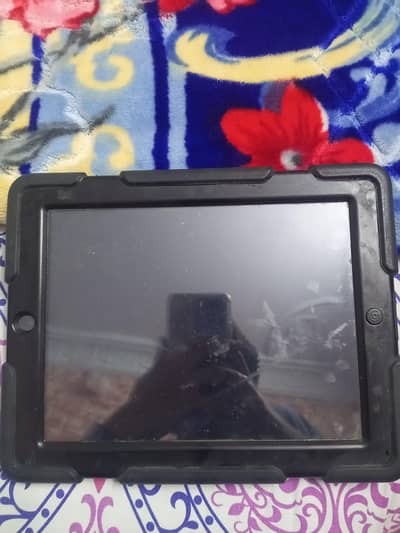 iPad 4th Generation 32GB WiFi - Good Condition - For Kids & YouTube