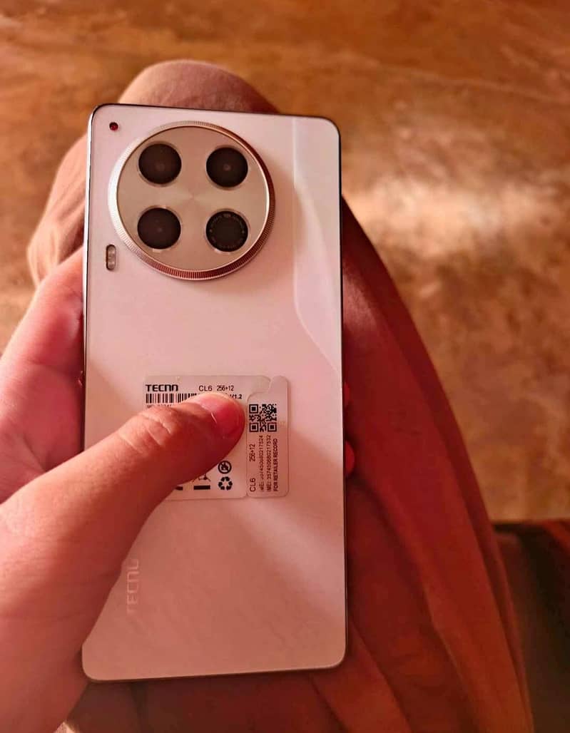 Tecno CAMON 30 0