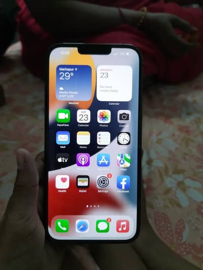 Apple iPhone 13