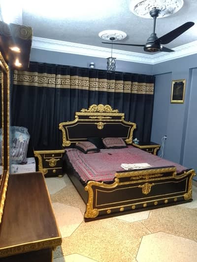 bed said table dressing and diviter