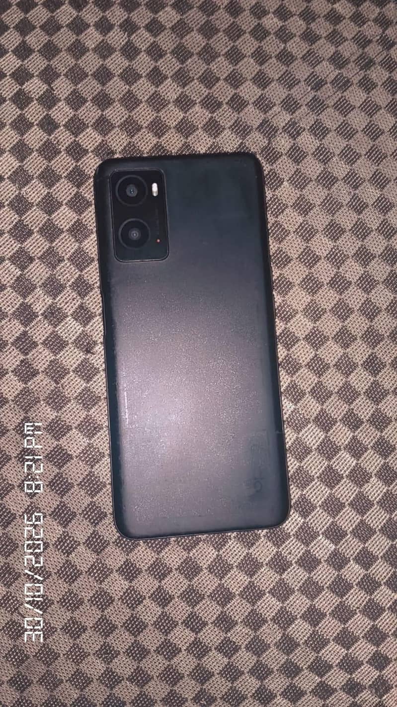 OPPO A76 1
