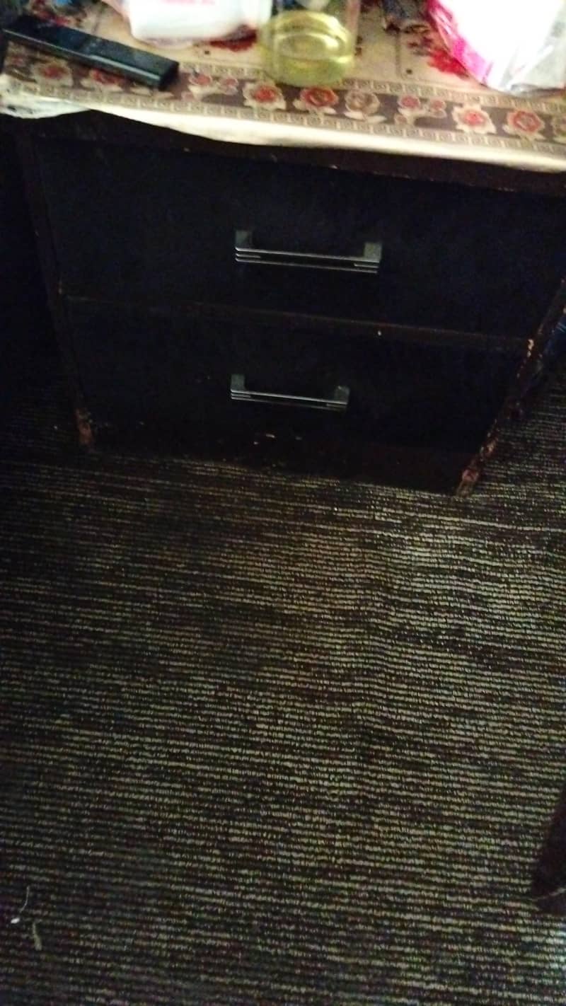 side table 0