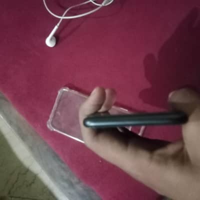 Apple iPhone SE