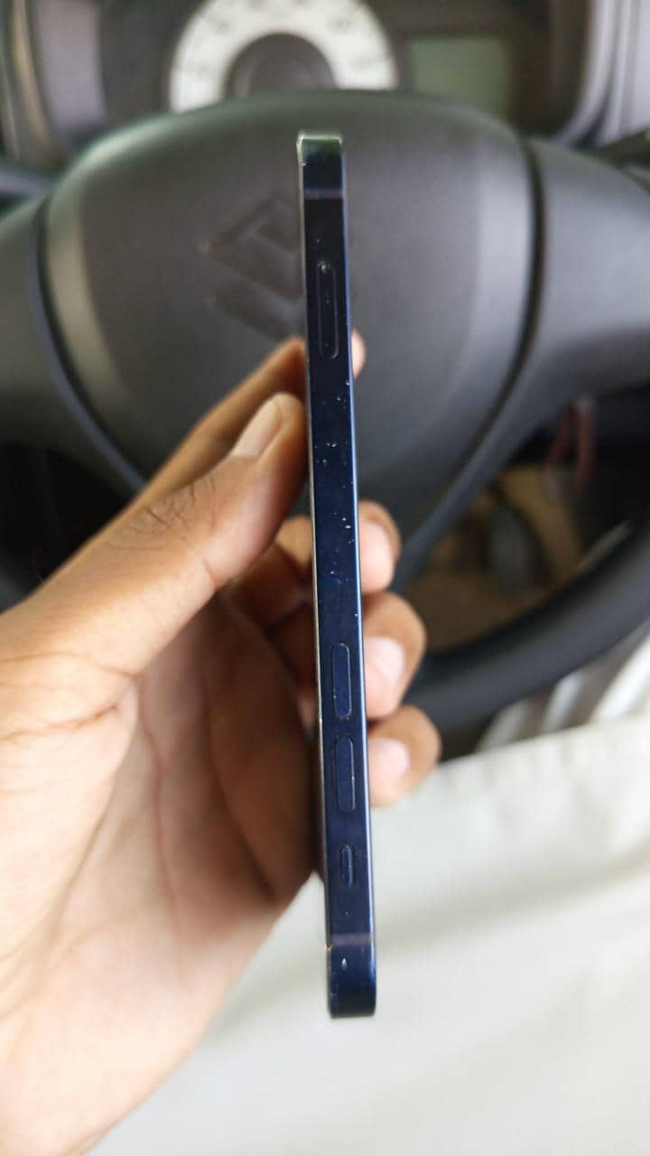 Apple iPhone 12 1