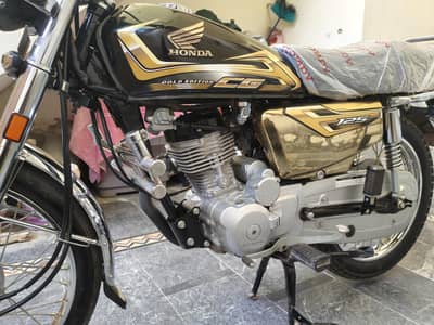 Honda 125s Golden Edition 2026 Black