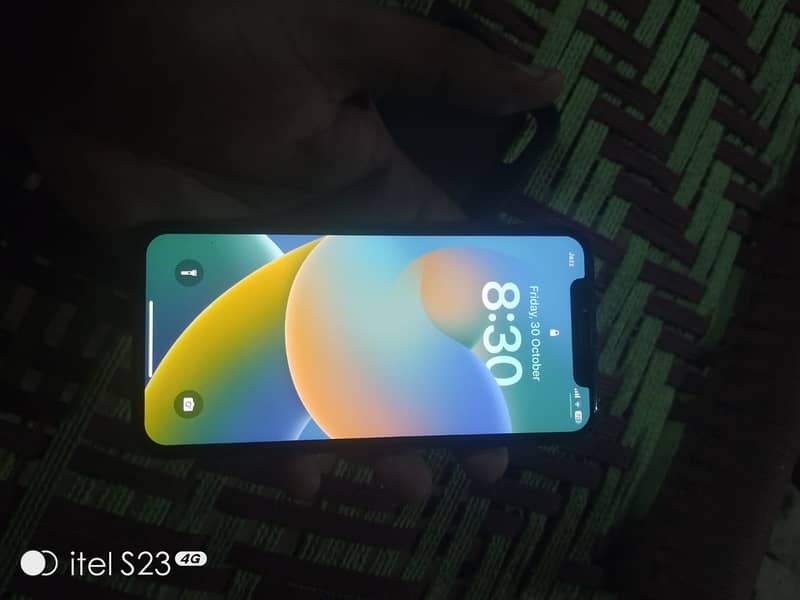 Apple iPhone X 4